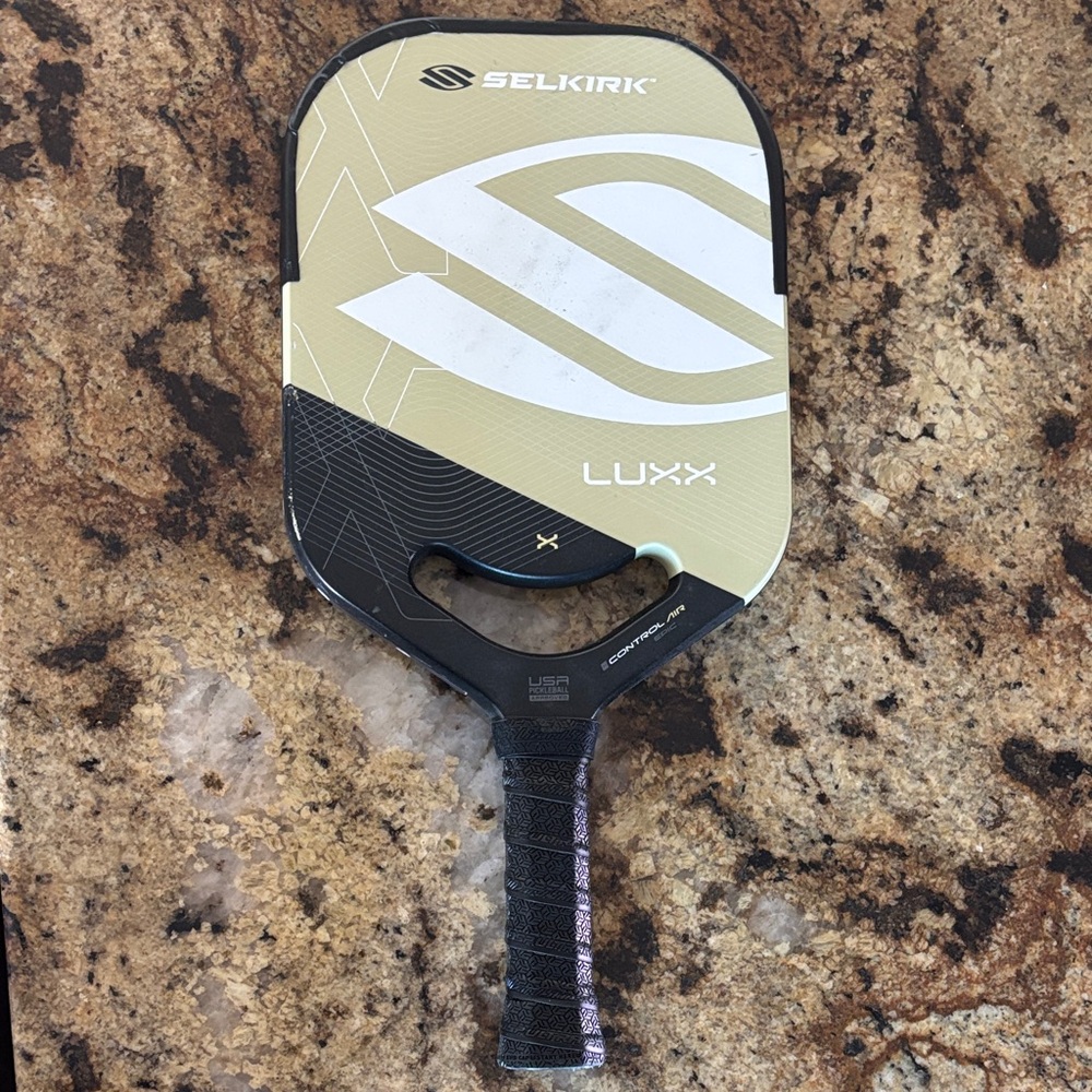 Selkirk Luxx Pickleball Paddle in Black and Cream